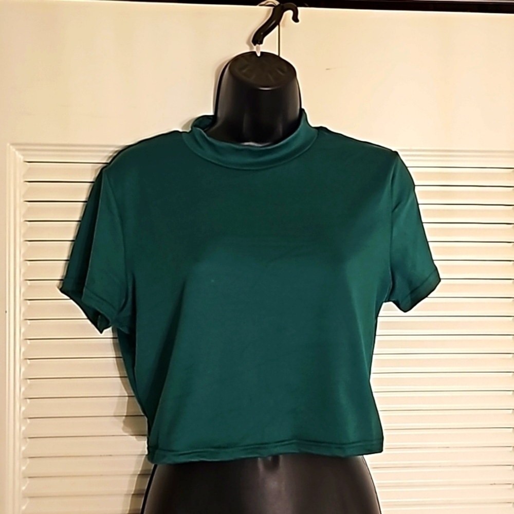 Chic Cropped Mock Neck Tee